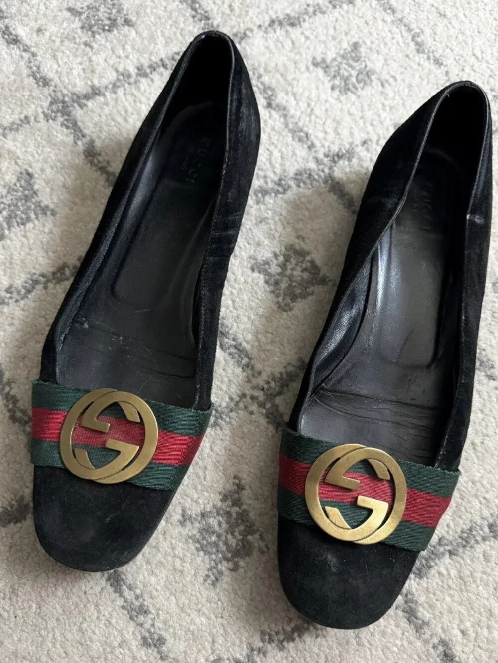 GUCCI Vintage Flats - Black w. Gold Logo - Size 9.5 - Picture 2 of 5